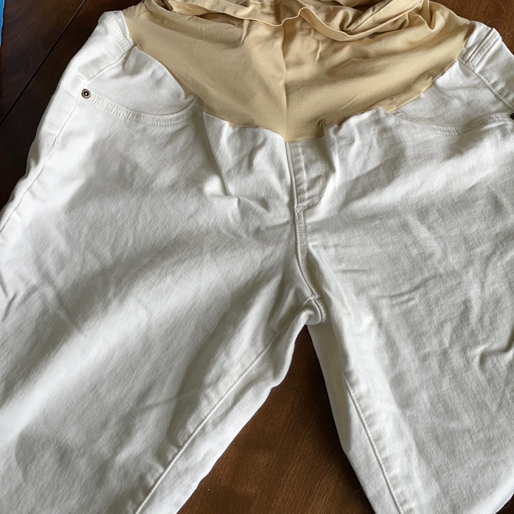 A: glow maternity Capri - size 18